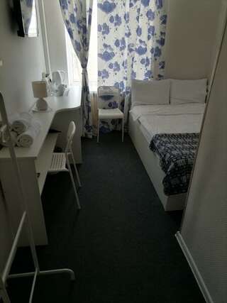 Гостиница Линдсей Москва одноместный номер с общей ванной комнатой-1