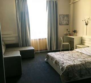 Гостиница Линдсей Москва Cемейный номер с собственной ванной комнатой-5