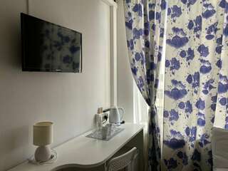 Гостиница Линдсей Москва Одноместный номер с общим душем и туалетом-1