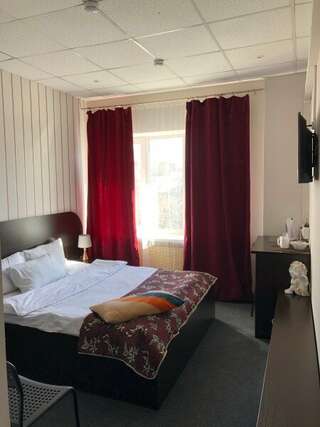 Гостиница Линдсей Москва стандартный номер с одной двухспальной кроватью-2