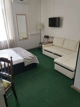 Гостиница Линдсей Москва классический семейный номер-8