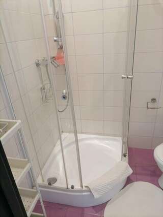 Гостиница Линдсей Москва Одноместный номер с общим душем и туалетом-2